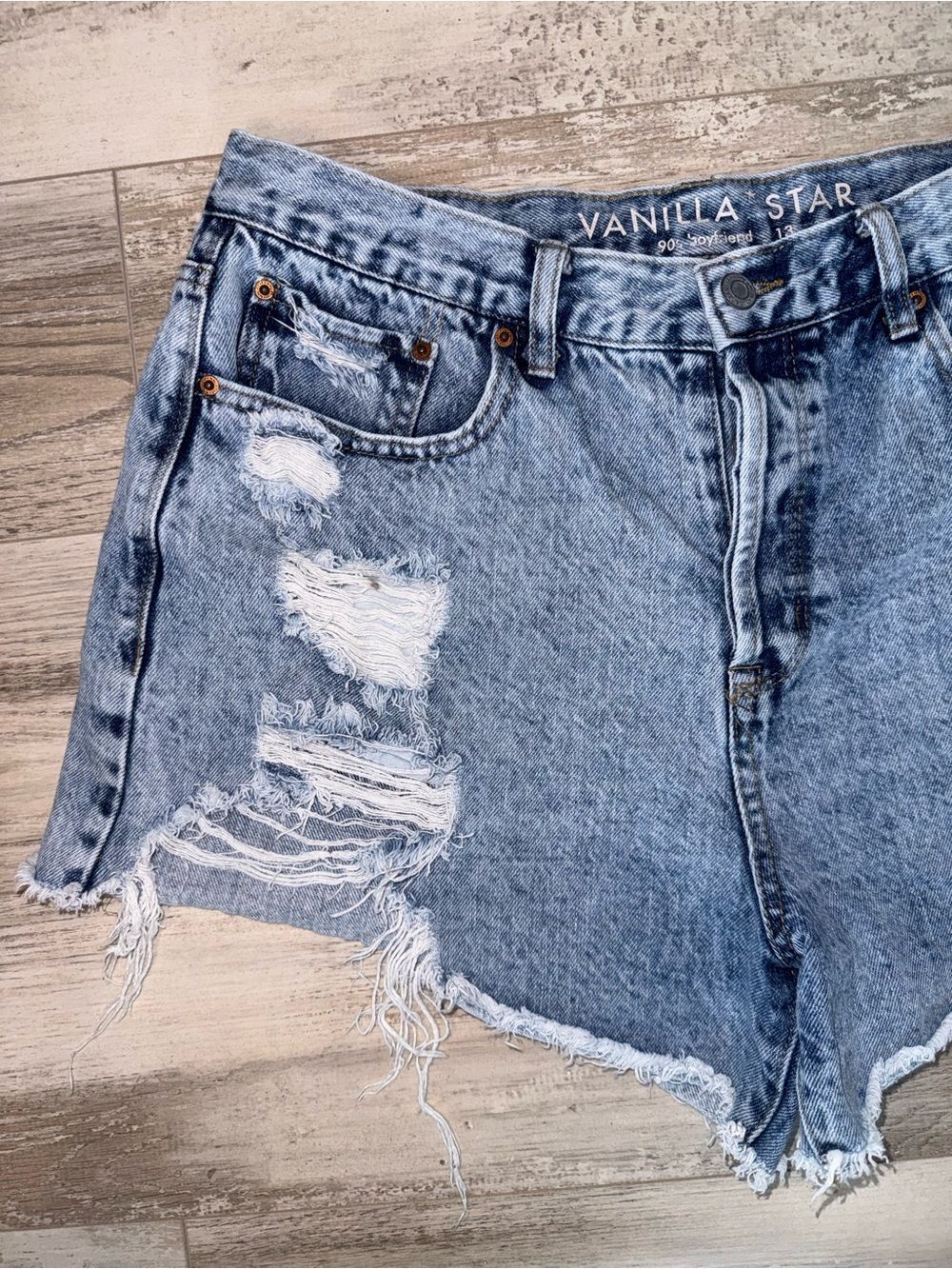 90s Boyfriend Distressed Denim Shorts Light Wash Frayed Raw Hem Festival Size 13 - Picture 4 of 12